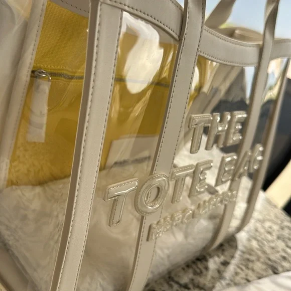 BRAND NEW LARGE THE CLEAR TOTE BAG BY MARC JACOBS! - Picture 9 of 17